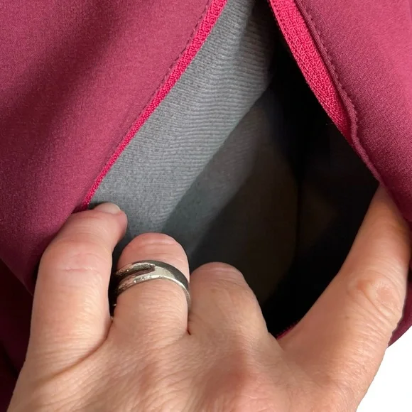 The North Face Women's Dark Red Ski Jacket - Picture 7 of 15